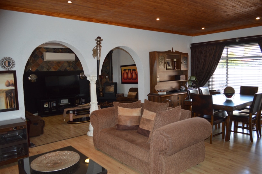 3 Bedroom Property for Sale in Meiringspark North West